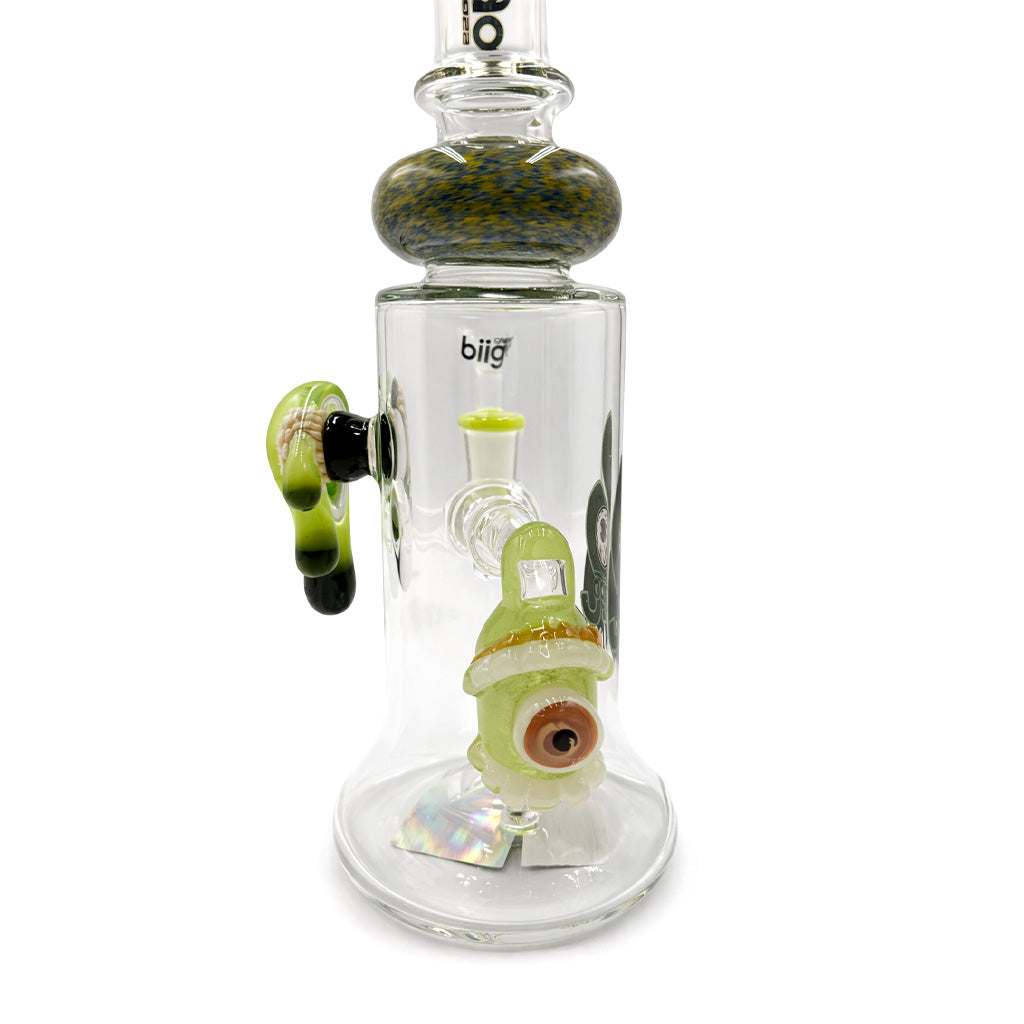 Close up of the monster eye design on the Lookah BIIGO dab rig